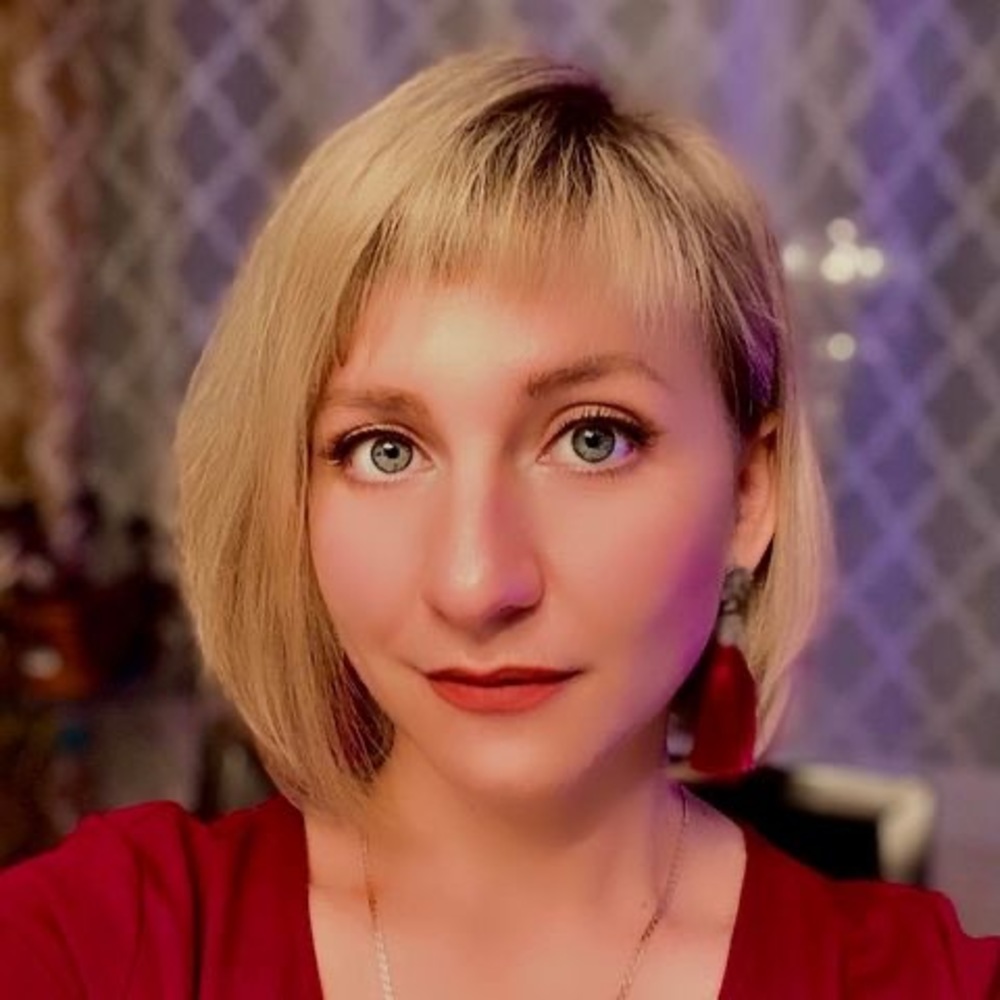 Meet your Posher, Elena